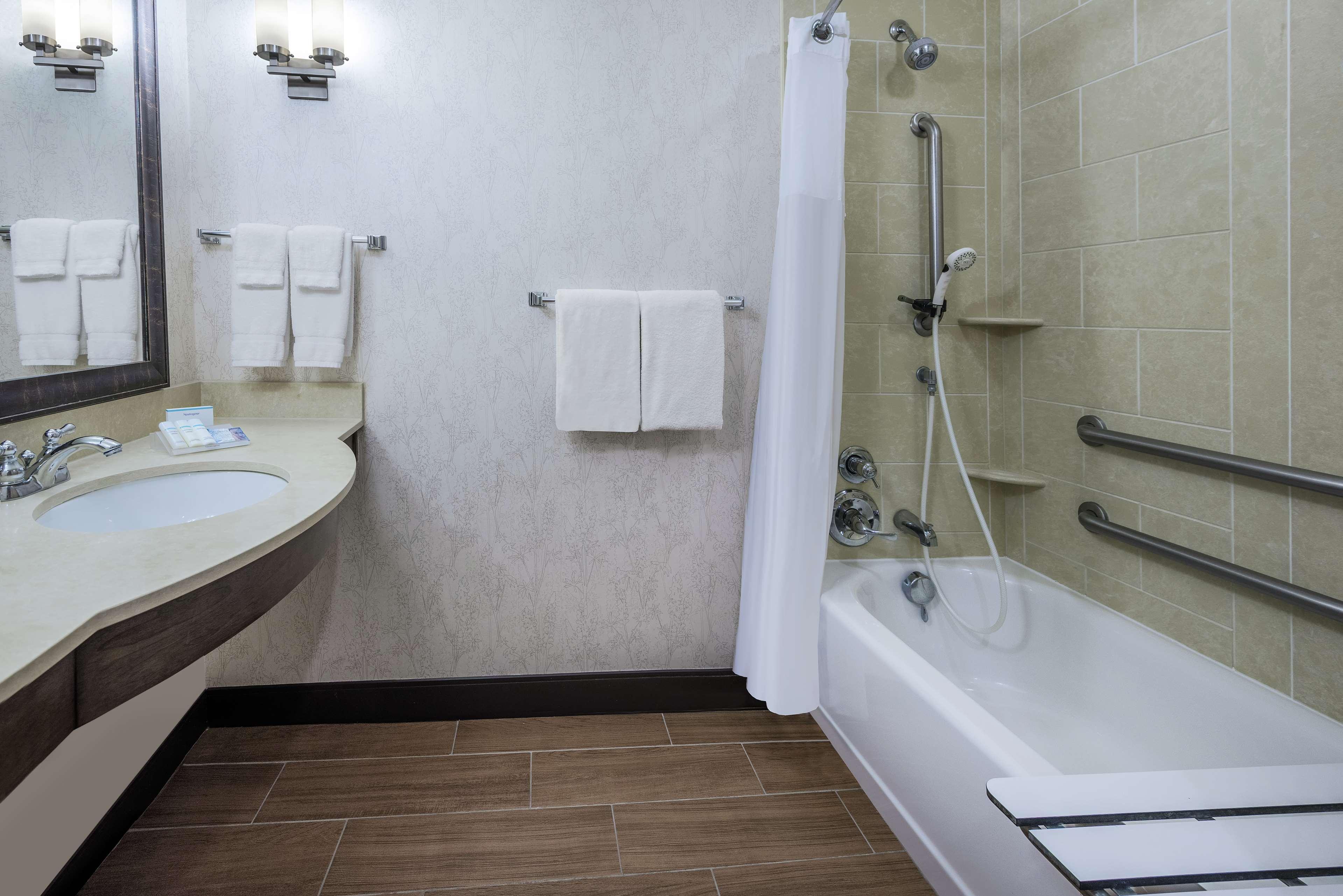 Hilton Garden Inn San Antonio/Rim Pass Drive Ngoại thất bức ảnh